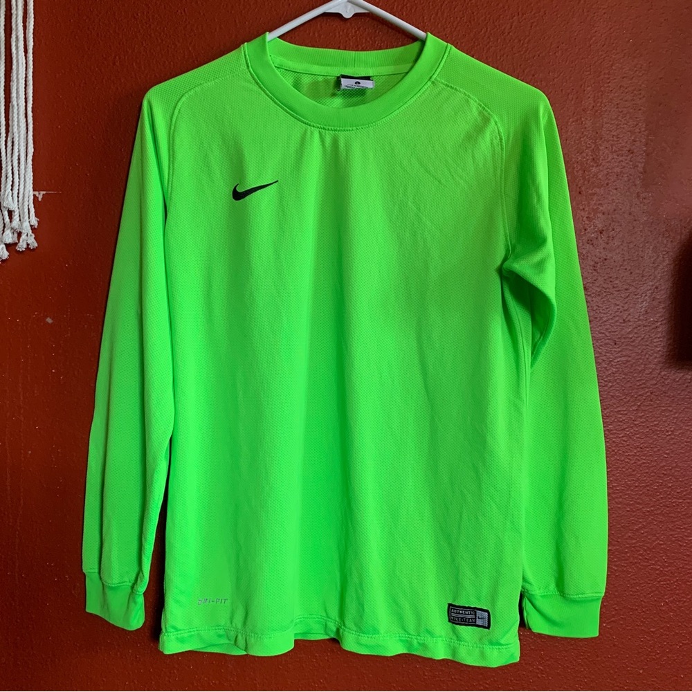 Boys Nike Dri Fit Green top size Large